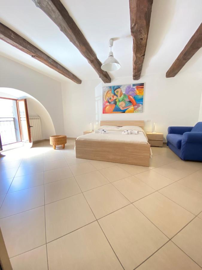 Ch & Privateparking - Corso 18 Agosto - Apartment *