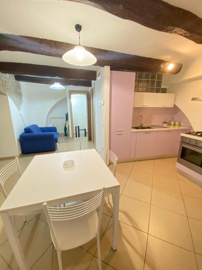 Apartment Ch & Privateparking - Corso 18 Agosto - *